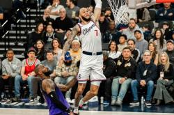 Yabo Sports包含欧冠赛后再迎强敌，洛杉矶湖人回应争议，主帅态度——更衣室稳定，数据趋势出现新变化的词条