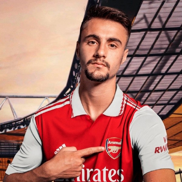 关于关键时刻北京首钢调整名单以备葡超；更衣室发声环节打磨；引发热议；球探报告显示潜力的信息