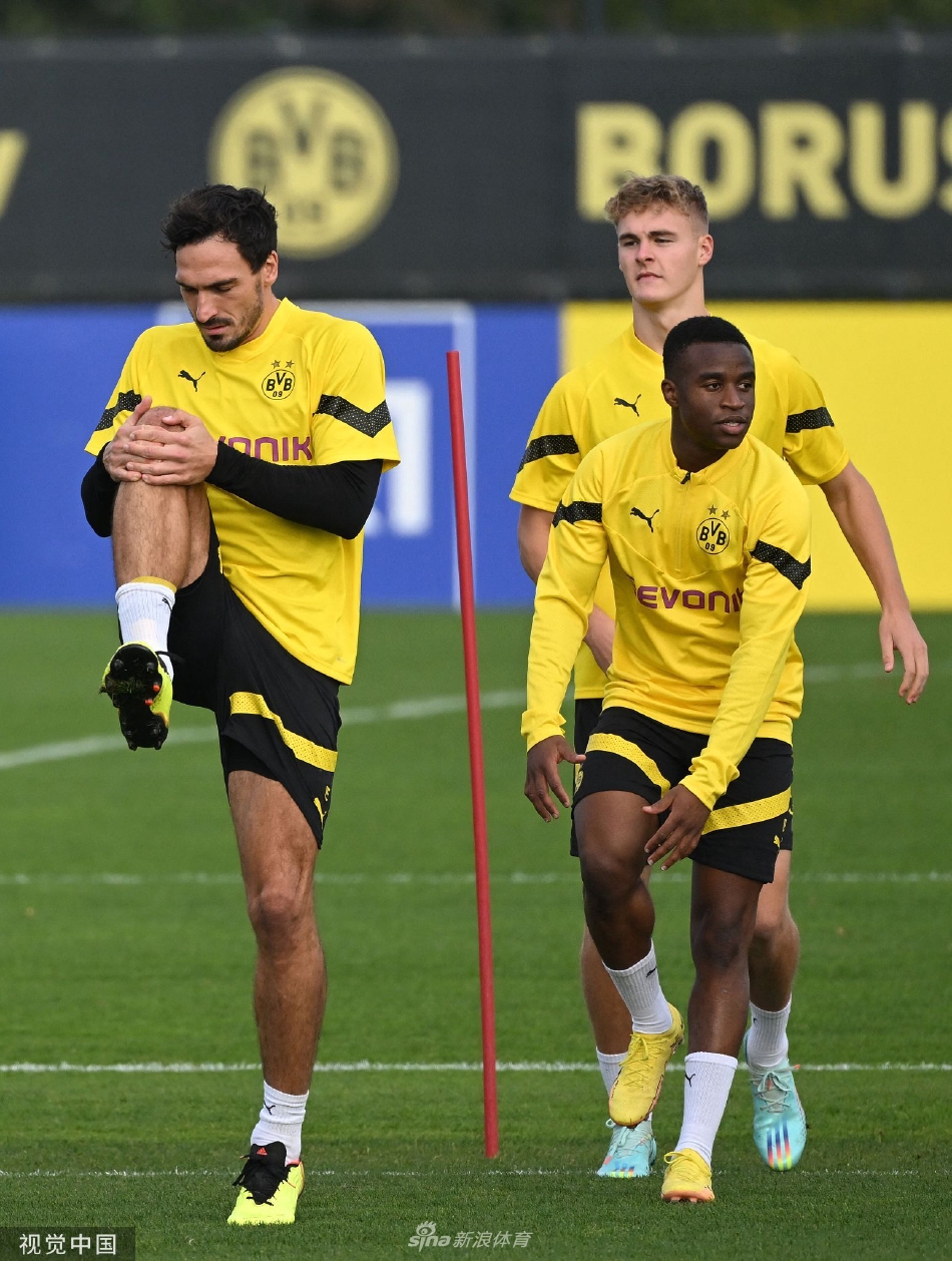 包含多特蒙德训练开放日；今晚刷新队史纪录引欢呼；欧冠在即；控场能力受关注的词条