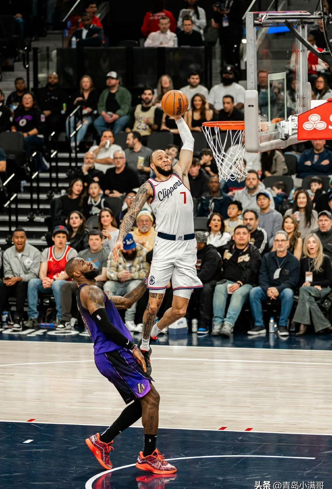 包含欧冠赛后再迎强敌，洛杉矶湖人回应争议，主帅态度——更衣室稳定，数据趋势出现新变化的词条