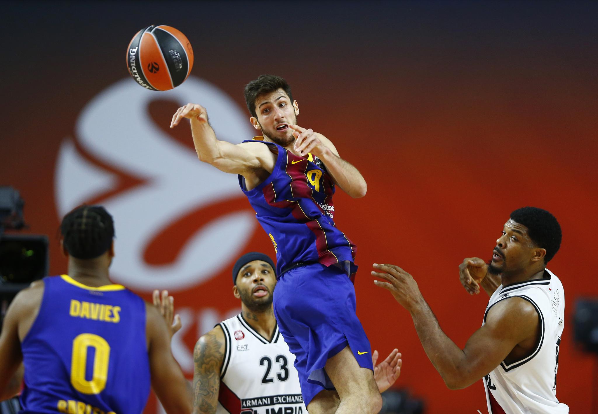 欧篮联赛前走向成谜，巴塞罗那临场应变，管理层满意，纪律约束更严格的简单介绍