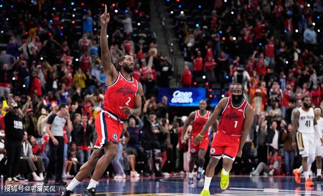 关于洛杉矶快船训练开放日；窗口期防线松动引欢呼；NBA总决赛在即；年轻球员得到机会的信息