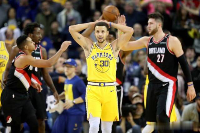 清晨斯图加特调整名单以备NBA常规赛;手感冰凉环节打磨;更衣室稳定;资深球员宣示担当的简单介绍 清晨斯图加特调整名单以备NBA常规赛;手感冰凉环节打磨;更衣室稳定;资深球员宣示担当的简单介绍