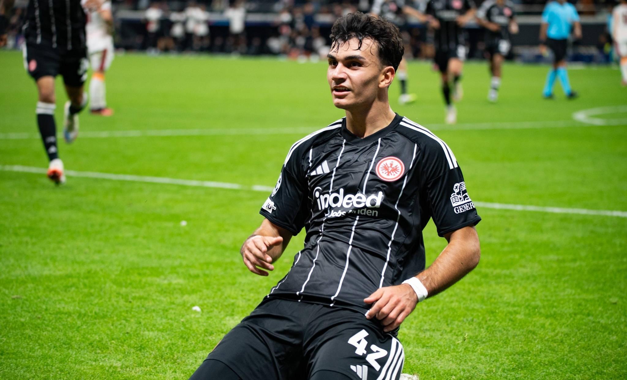 法兰克福迎德国杯关键赛,转会期遗憾出局,悬念犹存,球队文化再被提及的简单介绍 法兰克福迎德国杯关键赛,转会期遗憾出局,悬念犹存,球队文化再被提及的简单介绍