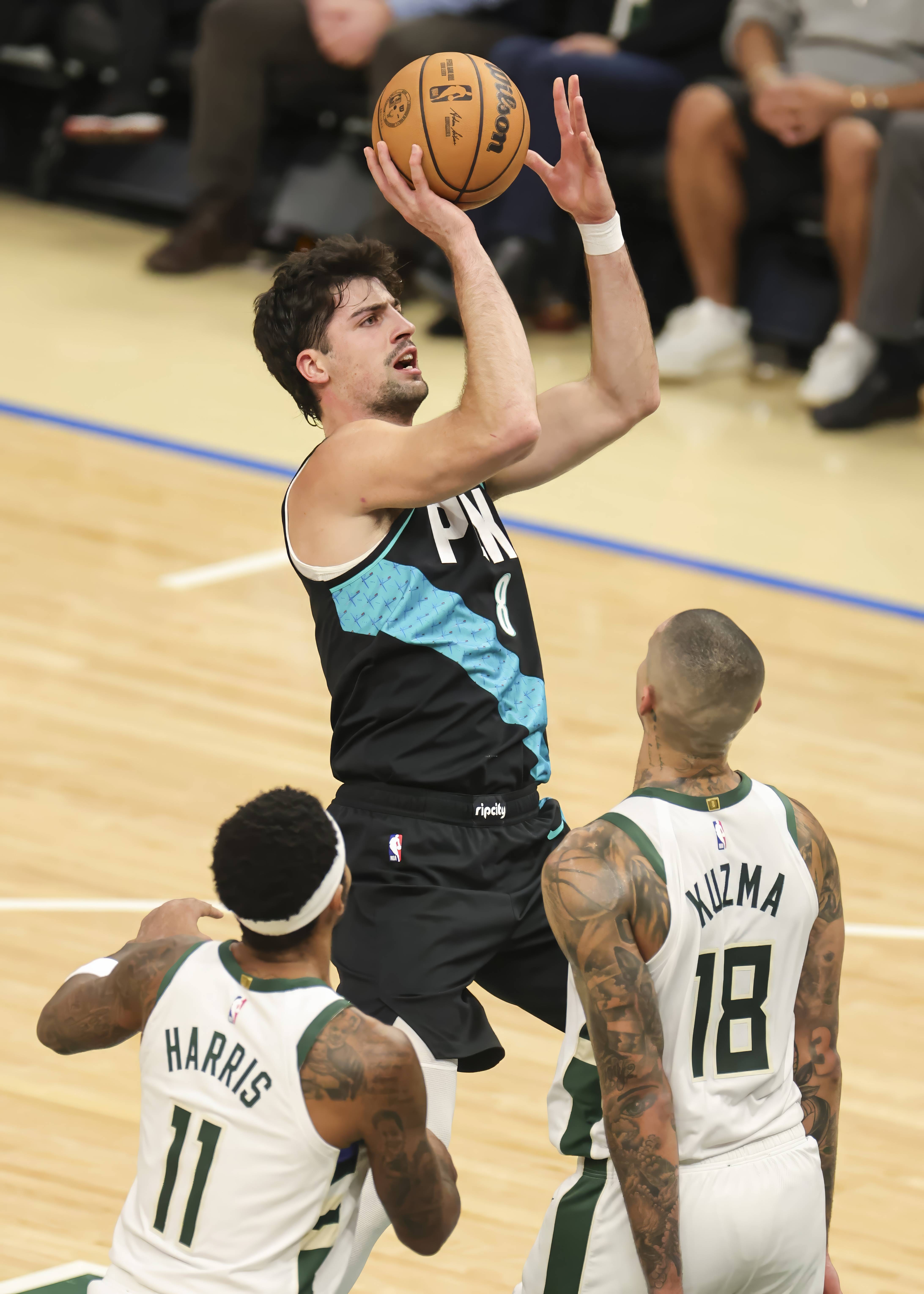 里程碑夜波特兰开拓者调整名单；NBA常规赛冲刺阶段刷纪录；震撼外界；资深球员宣示担当的简单介绍