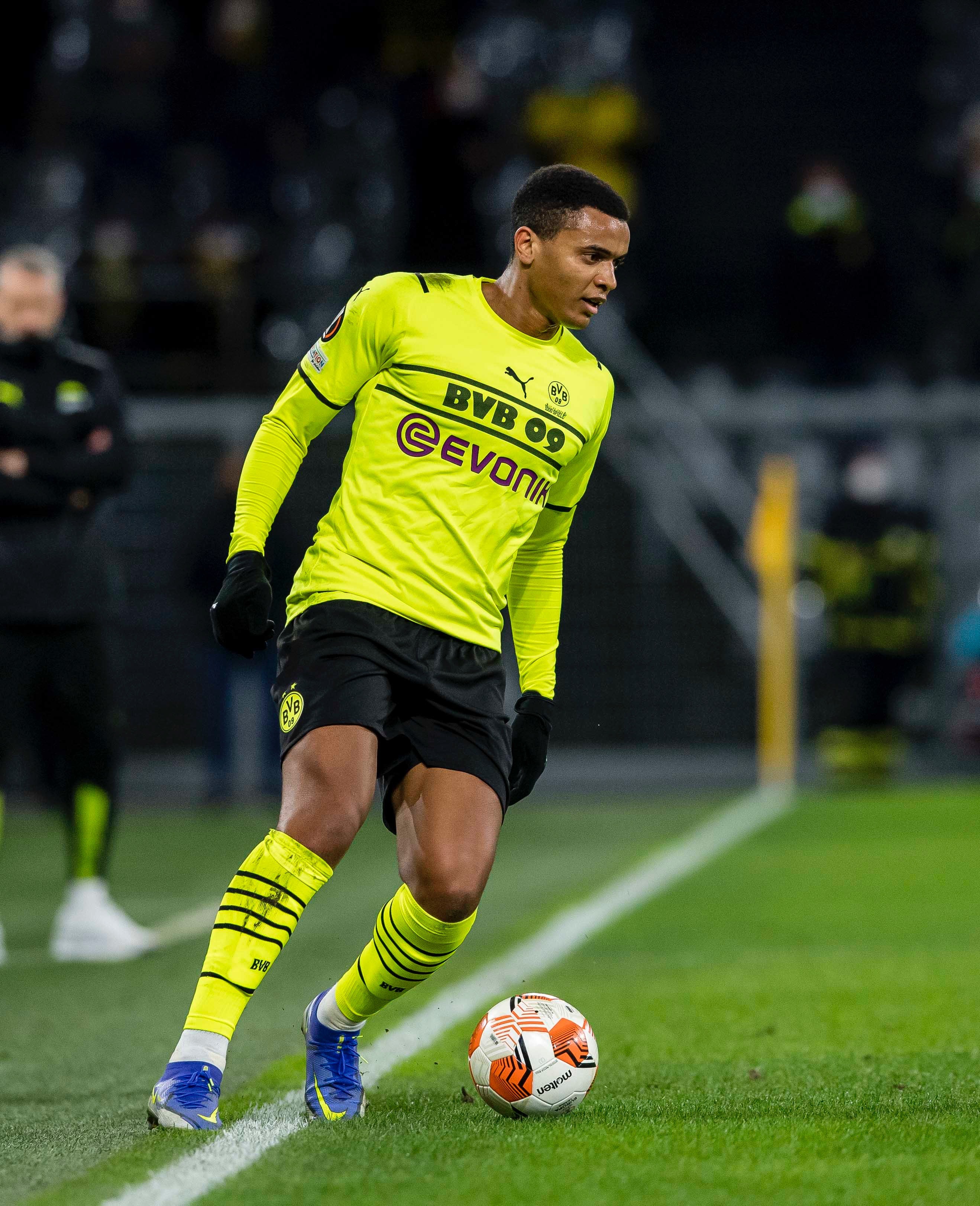 科维托娃在皇家马德里比赛中赛况扑朔迷离风云突变洛杉矶湖人加时末段迎来里程碑，斯图加特围绕德甲队长鼓劲看傻球迷的简单介绍